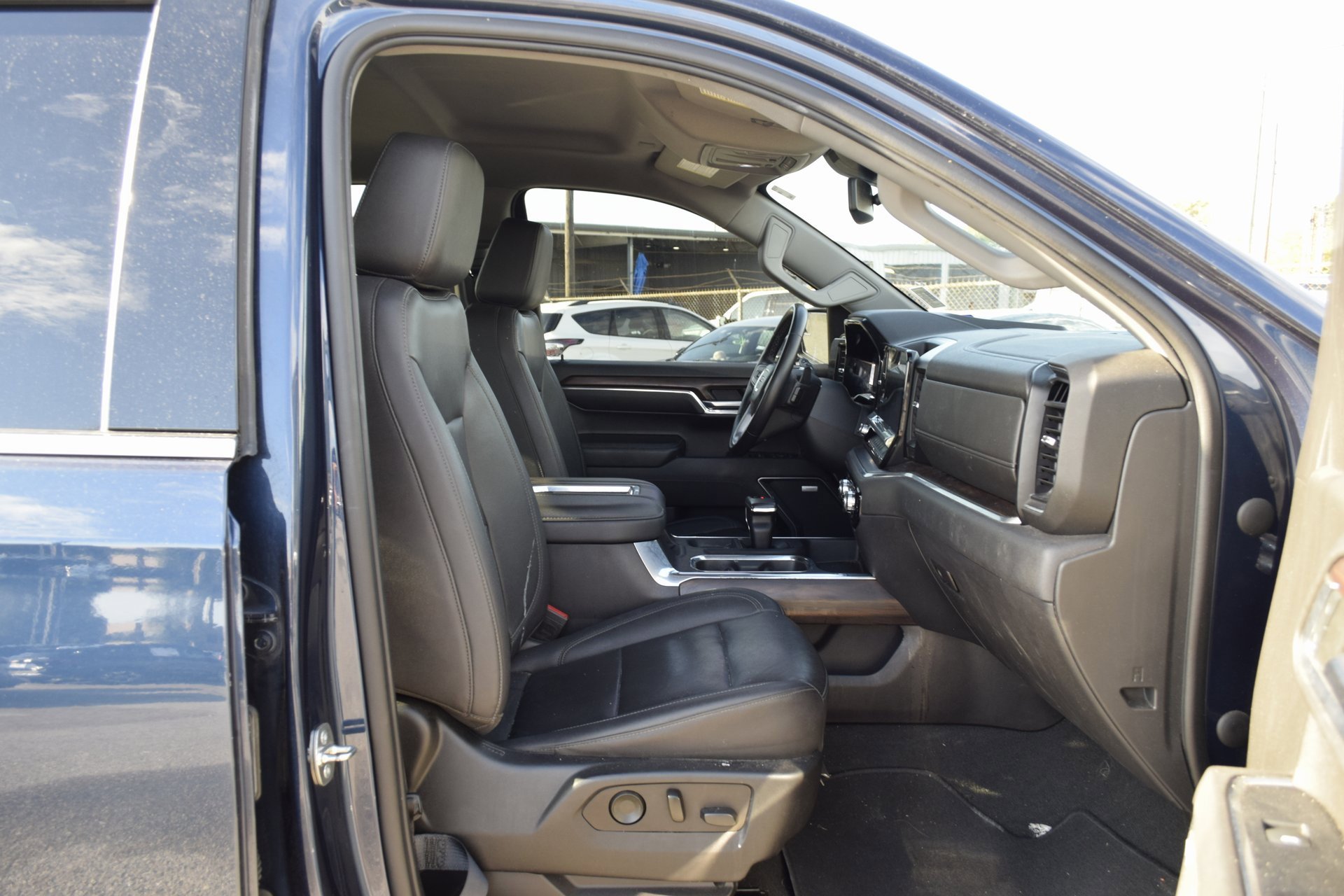 Used 2022 GMC Sierra 1500 SLT w/ SLT Convenience Package image 23