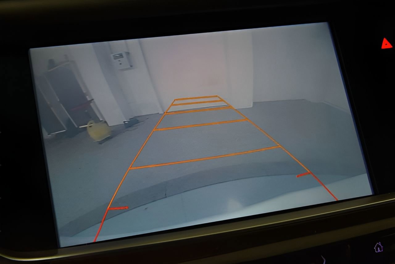 Used 2017 Cadillac XT5 Luxury w/ Driver Awareness Package image 27