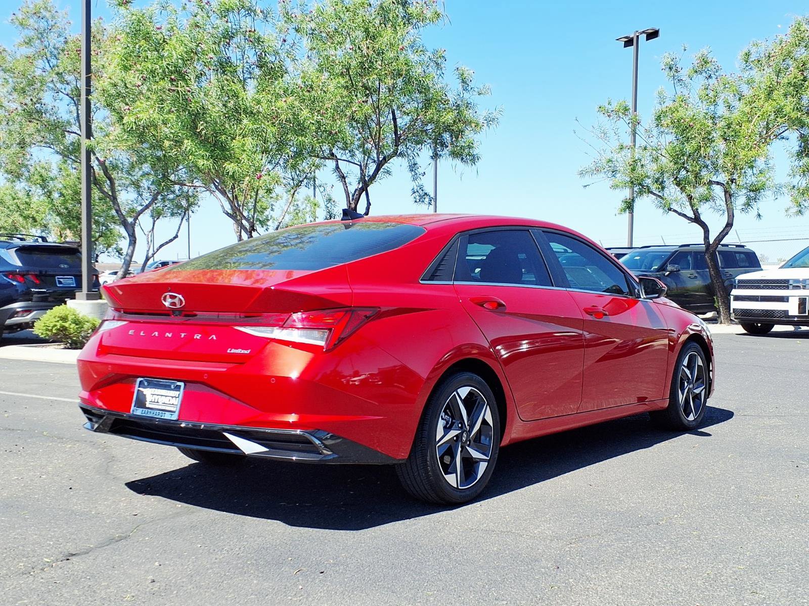 Certified 2022 Hyundai Elantra Limited w/ Cargo Package FWD image 6
