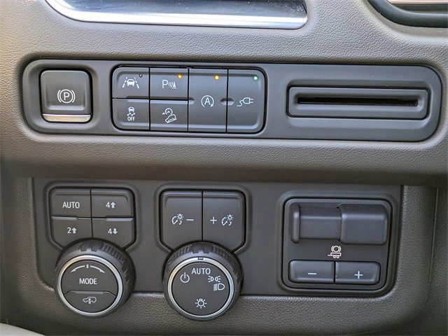 Used 2021 Chevrolet Suburban Z71 w/ Z71 Off-Road Package image 25