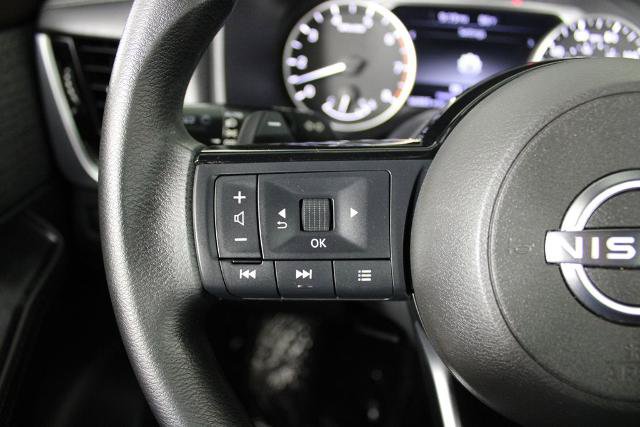 Certified 2022 Nissan Rogue SV FWD image 24