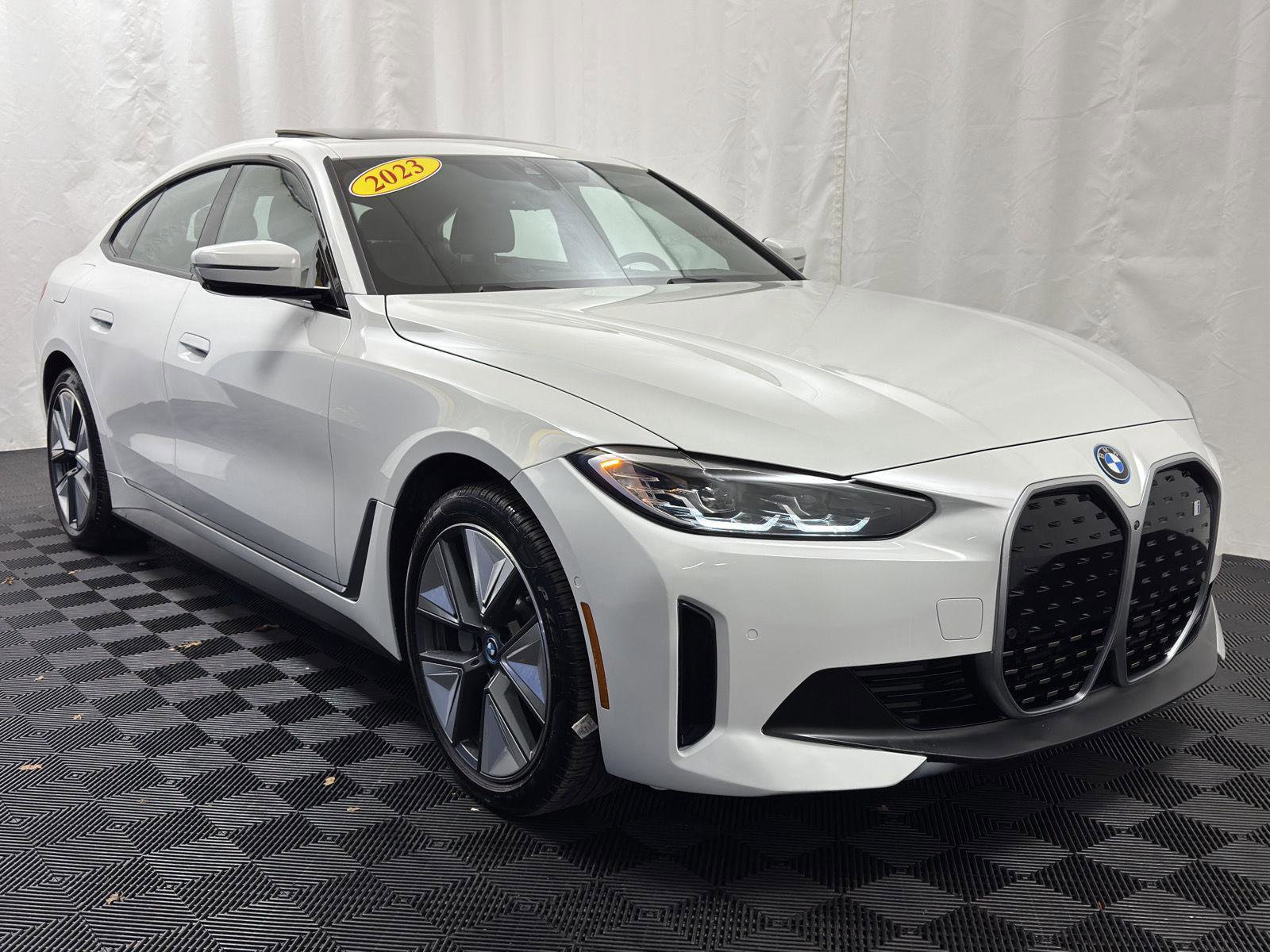 Used 2023 BMW i4 eDrive35 w/ Premium Package image 11
