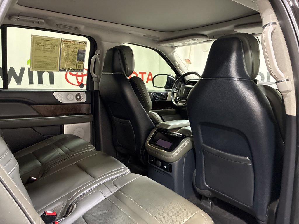 Used 2023 Lincoln Navigator L Black Label AWD/4WD image 15