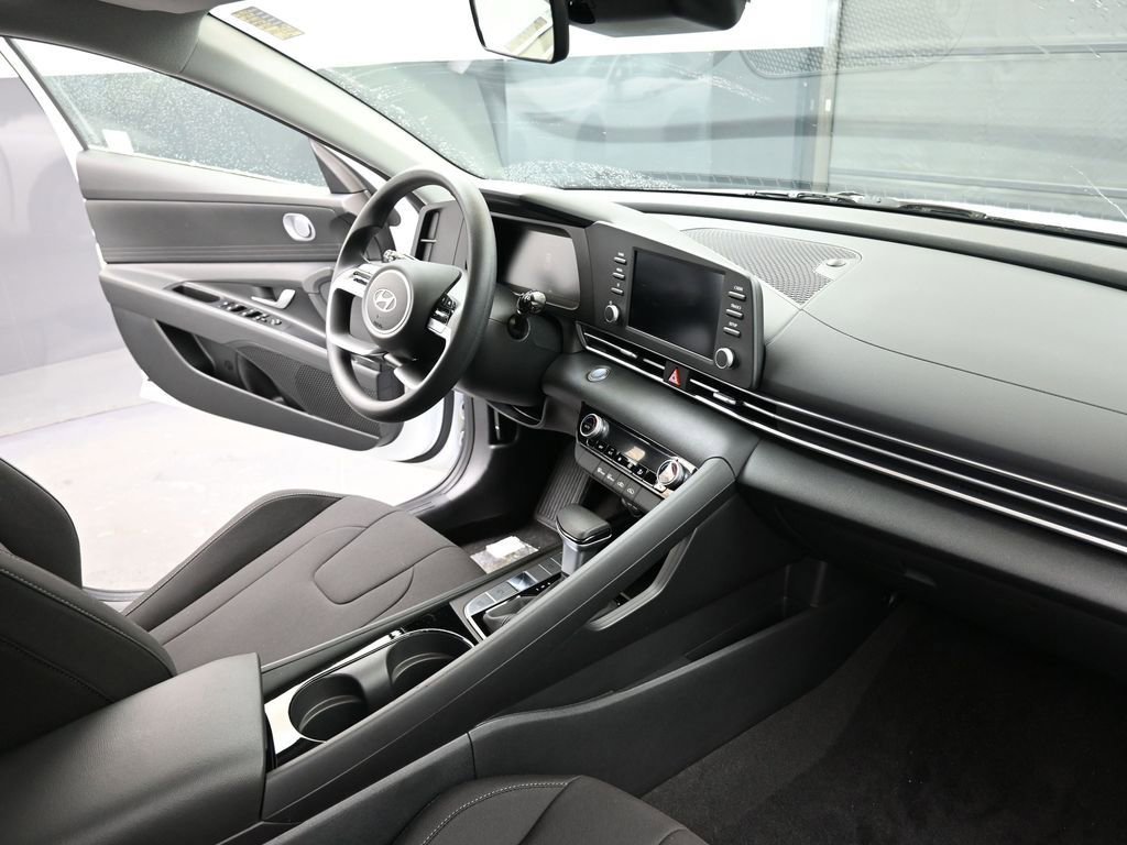 New 2026 Hyundai Elantra Blue image 12