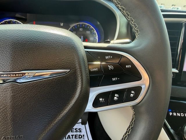 Used 2024 Chrysler Pacifica Touring-L FWD image 23