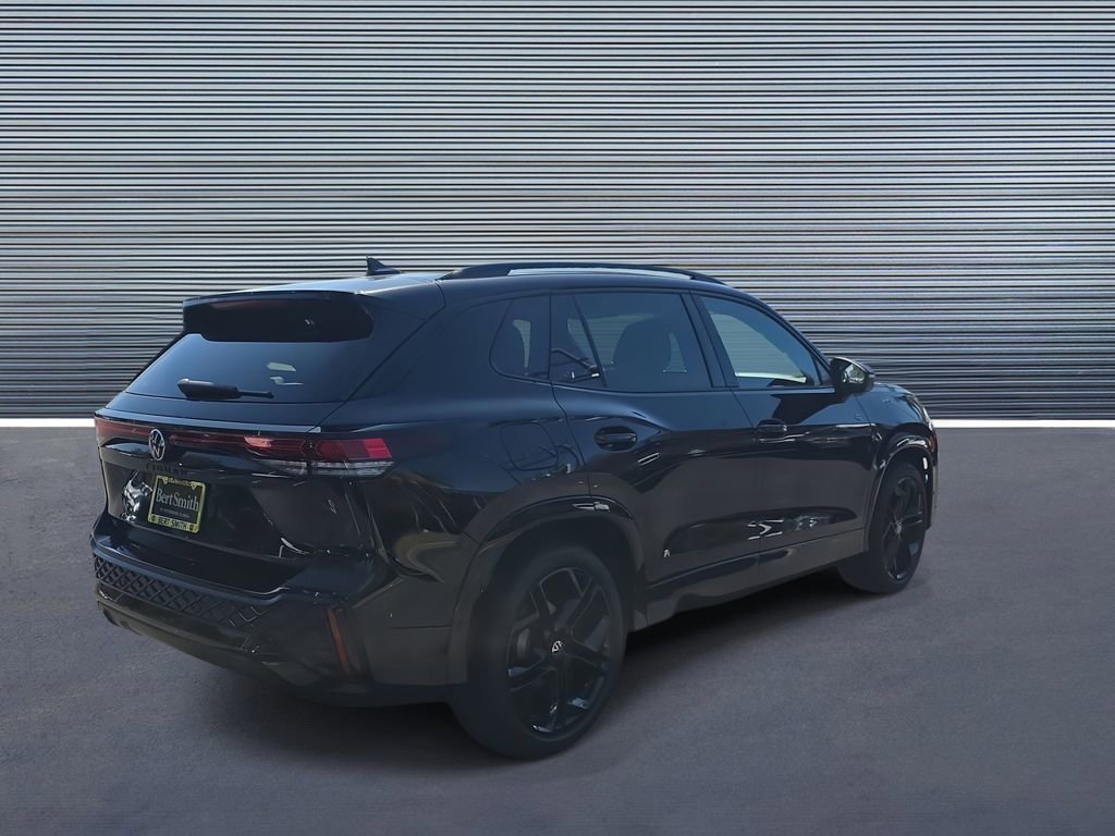 New 2026 Volkswagen Tiguan SE R-Line image 3