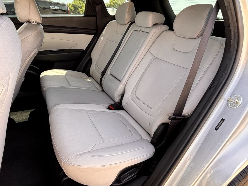 Used 2025 Hyundai Tucson SE FWD image 27