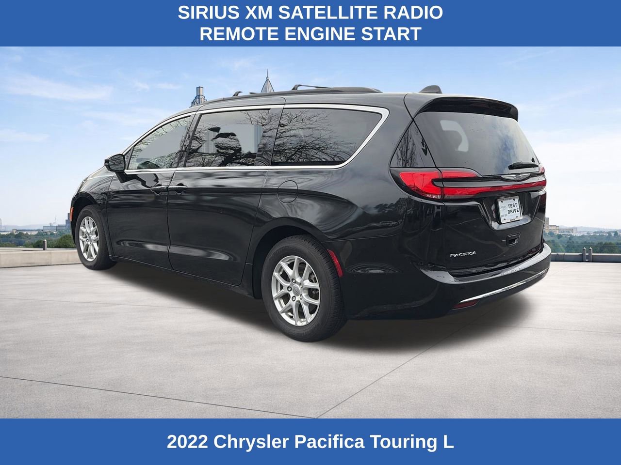 Used 2022 Chrysler Pacifica Touring-L FWD image 3
