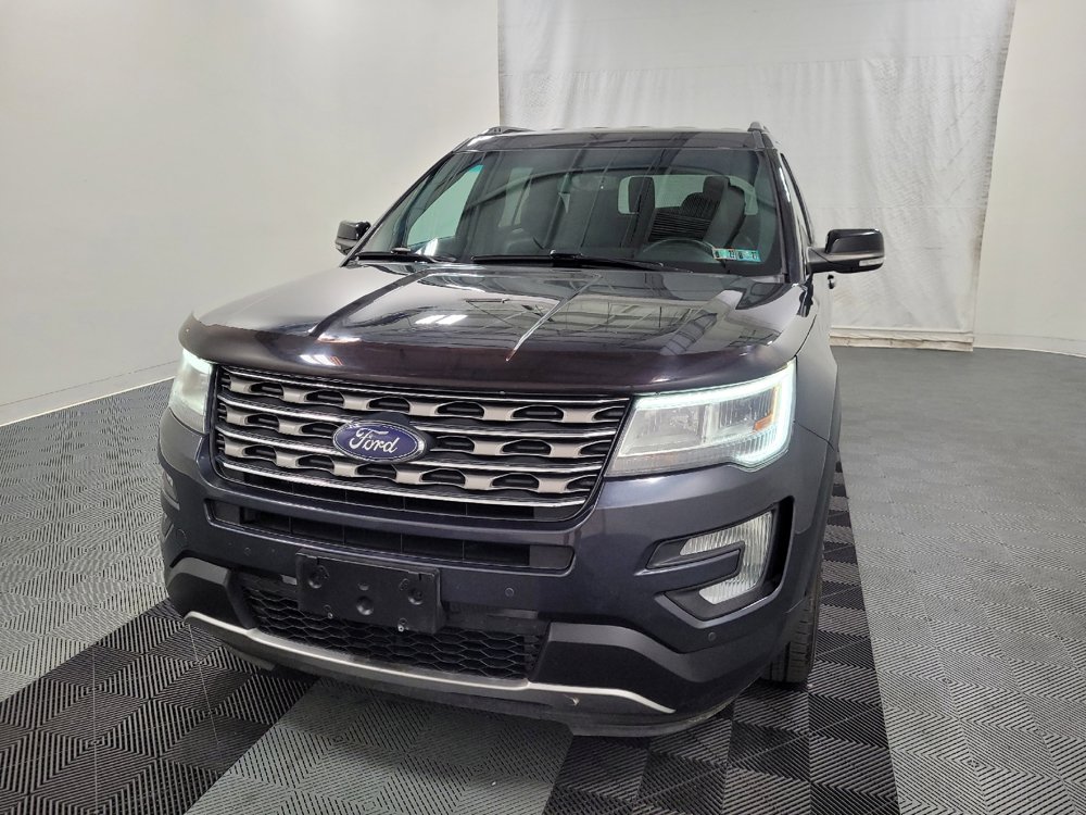 Used 2017 Ford Explorer XLT w/ Equipment Group 202A AWD/4WD image 15