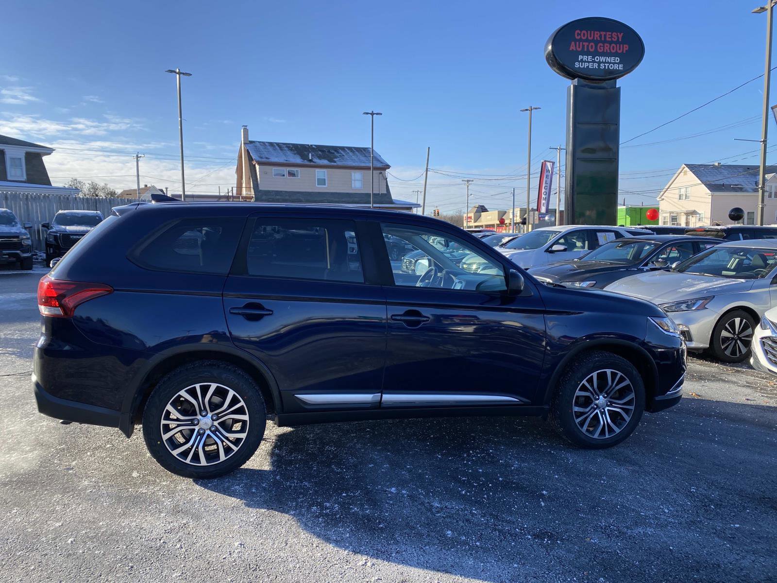 Used 2018 Mitsubishi Outlander ES image 7