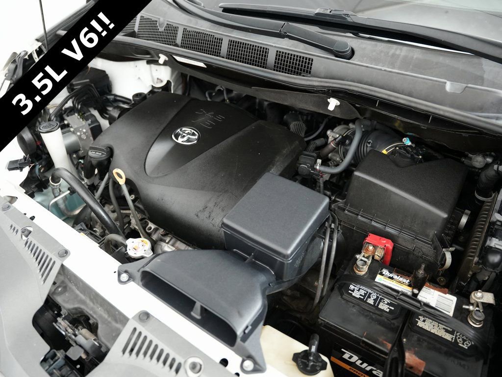 Used 2019 Toyota Sienna Limited Premium image 61