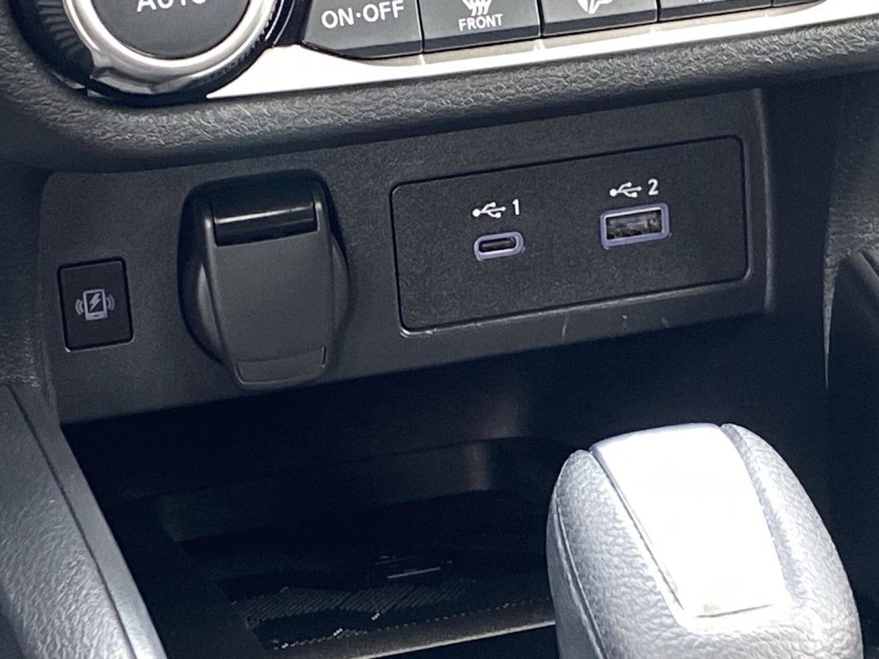 Certified 2025 Nissan Versa SR w/ Trunk Package FWD image 21