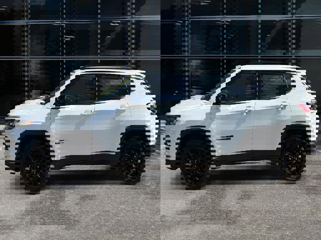 New 2026 Jeep Compass Latitude image 4
