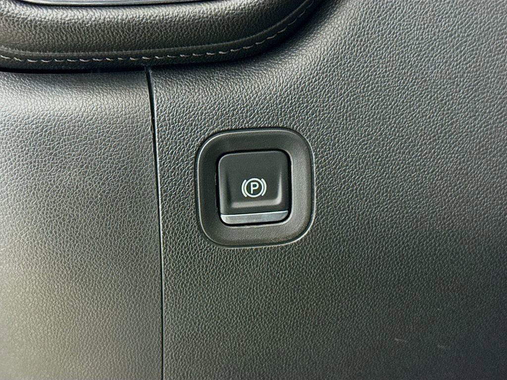 Used 2021 GMC Sierra 1500 Elevation image 10