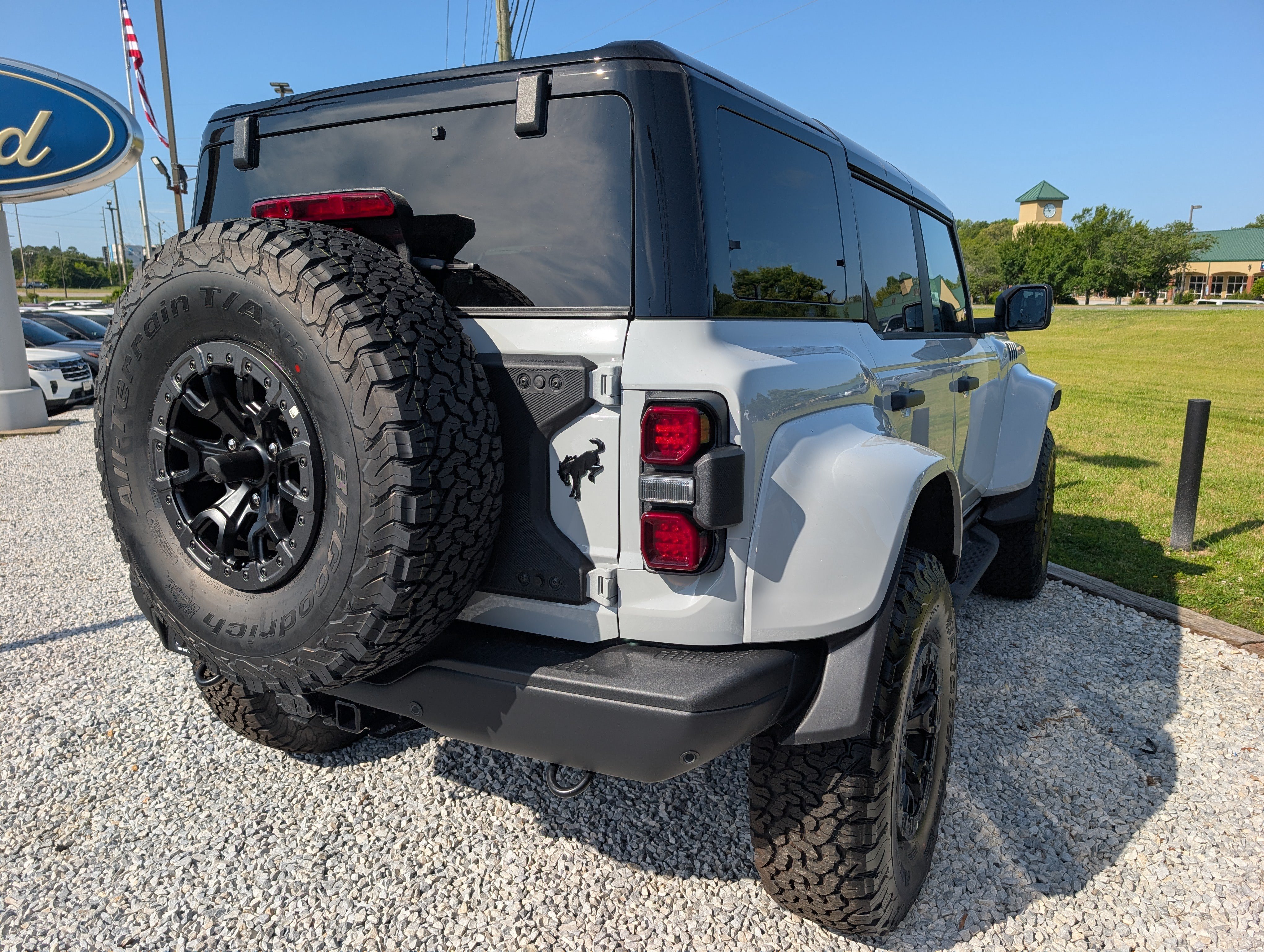 New 2026 Ford Bronco Raptor w/ Interior Carbon Fiber Pack AWD/4WD image 8
