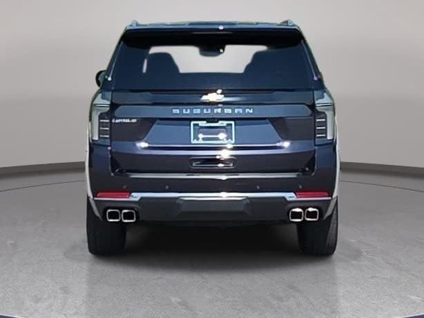 Used 2025 Chevrolet Suburban High Country AWD/4WD image 6