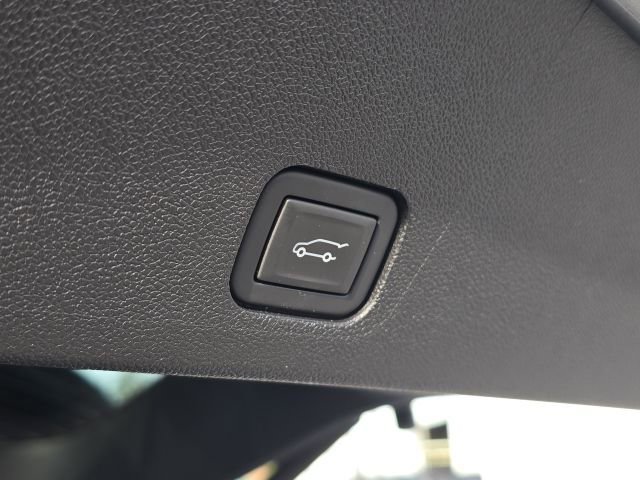 Used 2024 Cadillac XT6 Premium Luxury w/ LPO, Floor Liner Package AWD/4WD image 11