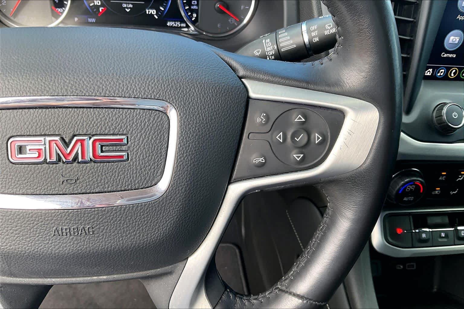 Used 2022 GMC Acadia SLT w/ Technology Package FWD image 24