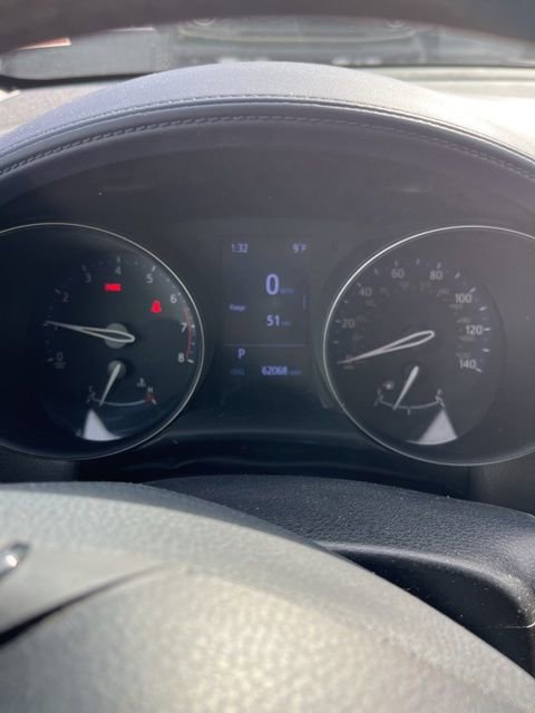 Used 2020 Toyota C-HR XLE image 3