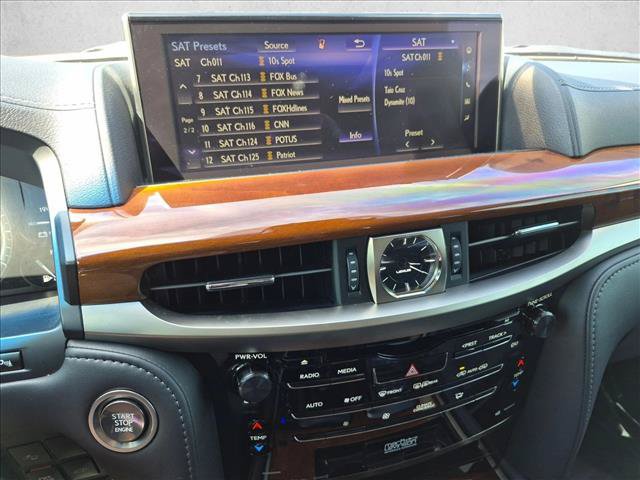 Used 2021 Lexus LX 570 4WD w/ Luxury Package image 13
