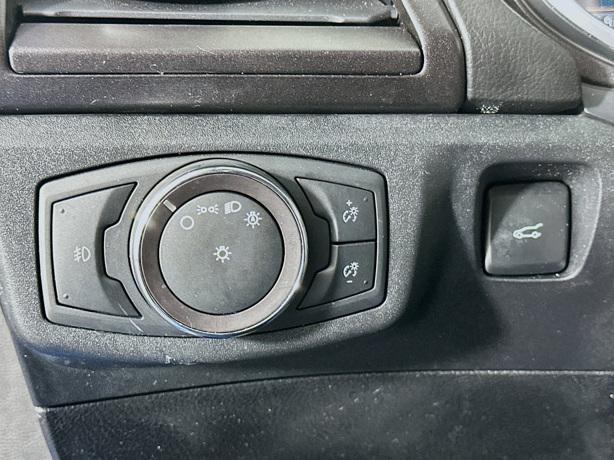 Used 2019 Ford Fusion Energi Titanium image 17