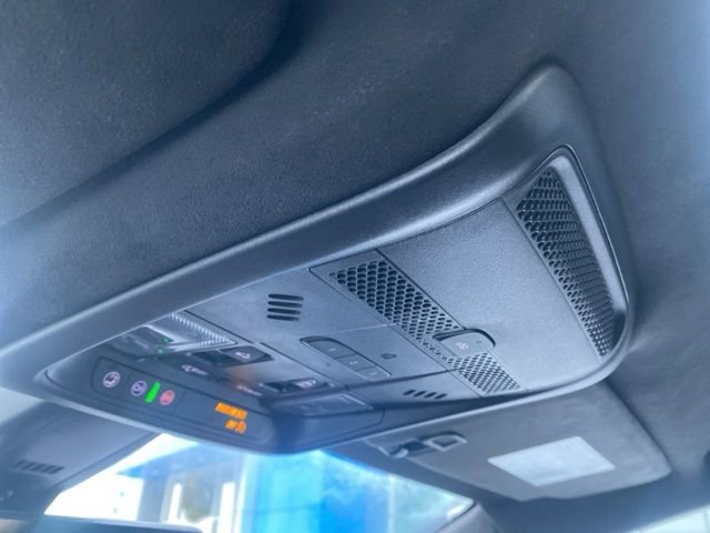 Used 2023 Cadillac XT6 Sport w/ LPO, ONYX Package image 18