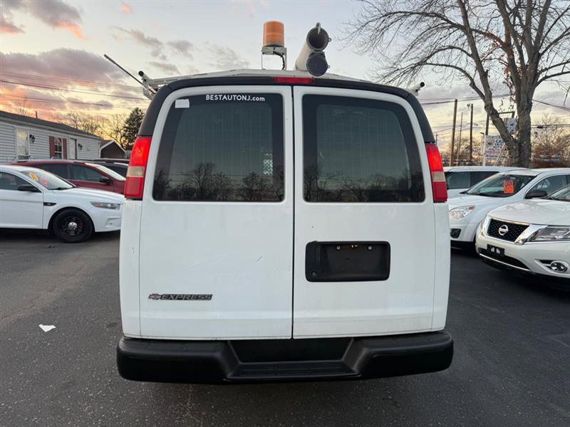 Used 2011 Chevrolet Express 2500 image 7