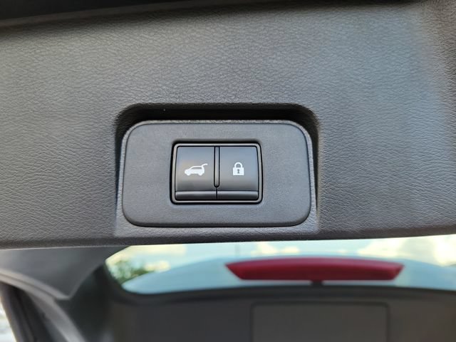 Used 2024 Nissan Rogue SV AWD/4WD image 7