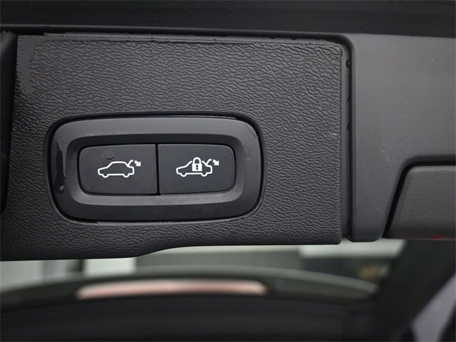 Certified 2023 Volvo XC60 B6 Ultimate w/ Protection Package Premier AWD/4WD image 25
