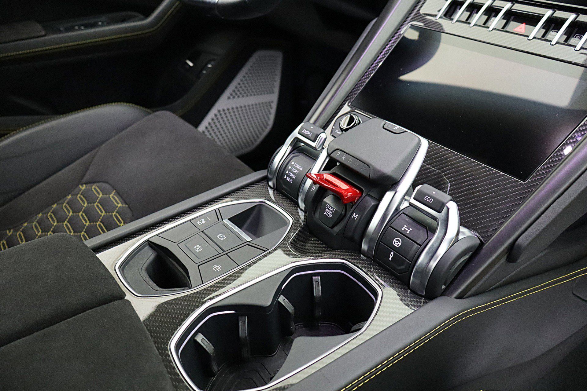 Used 2022 Lamborghini Urus image 28