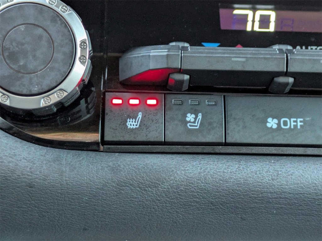 Used 2025 Toyota Tundra Platinum image 25