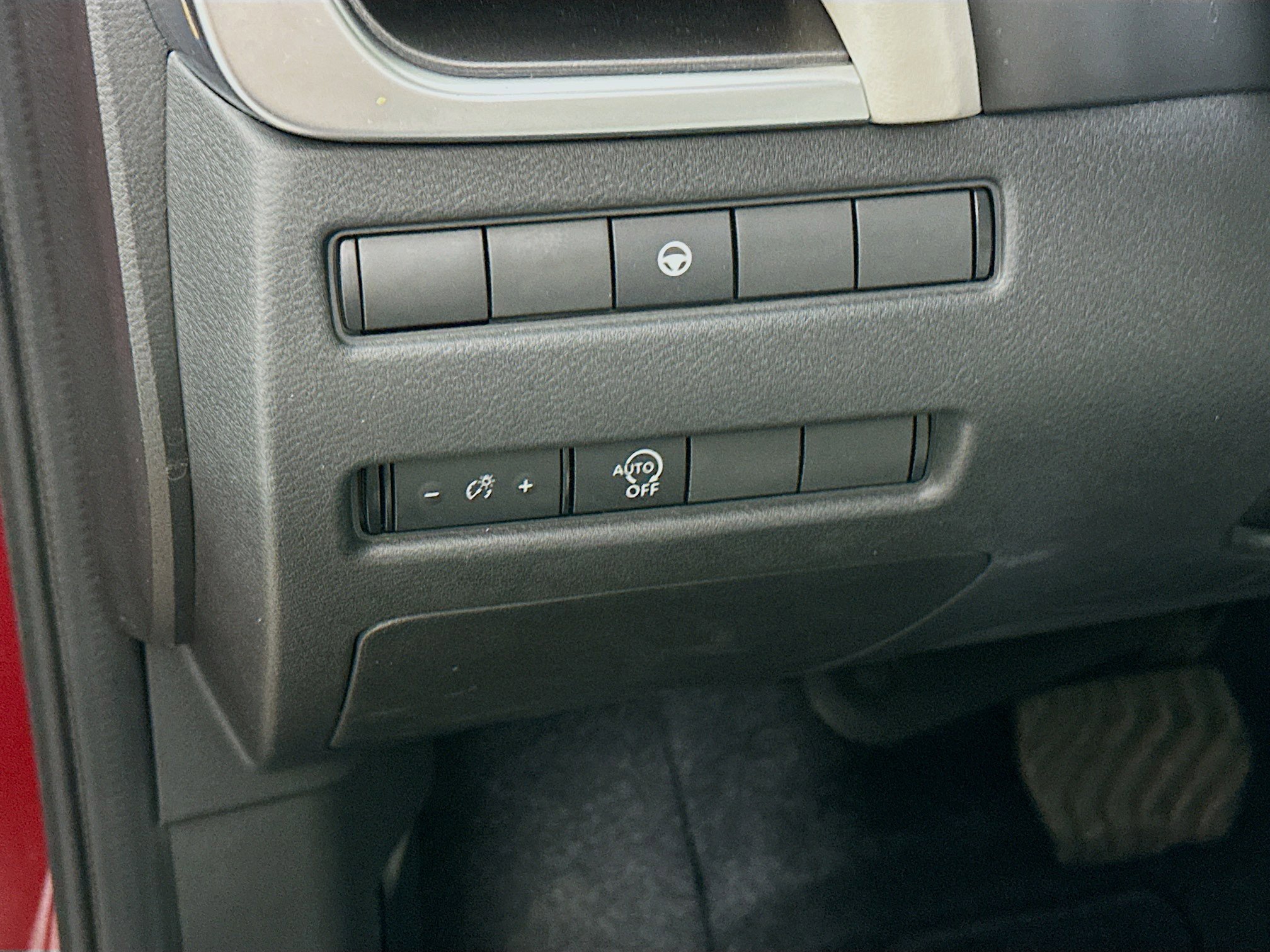 Used 2023 Nissan Rogue SV FWD image 17