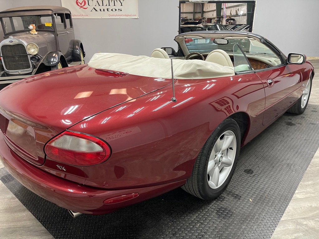 Used 1999 Jaguar XK8 image 14