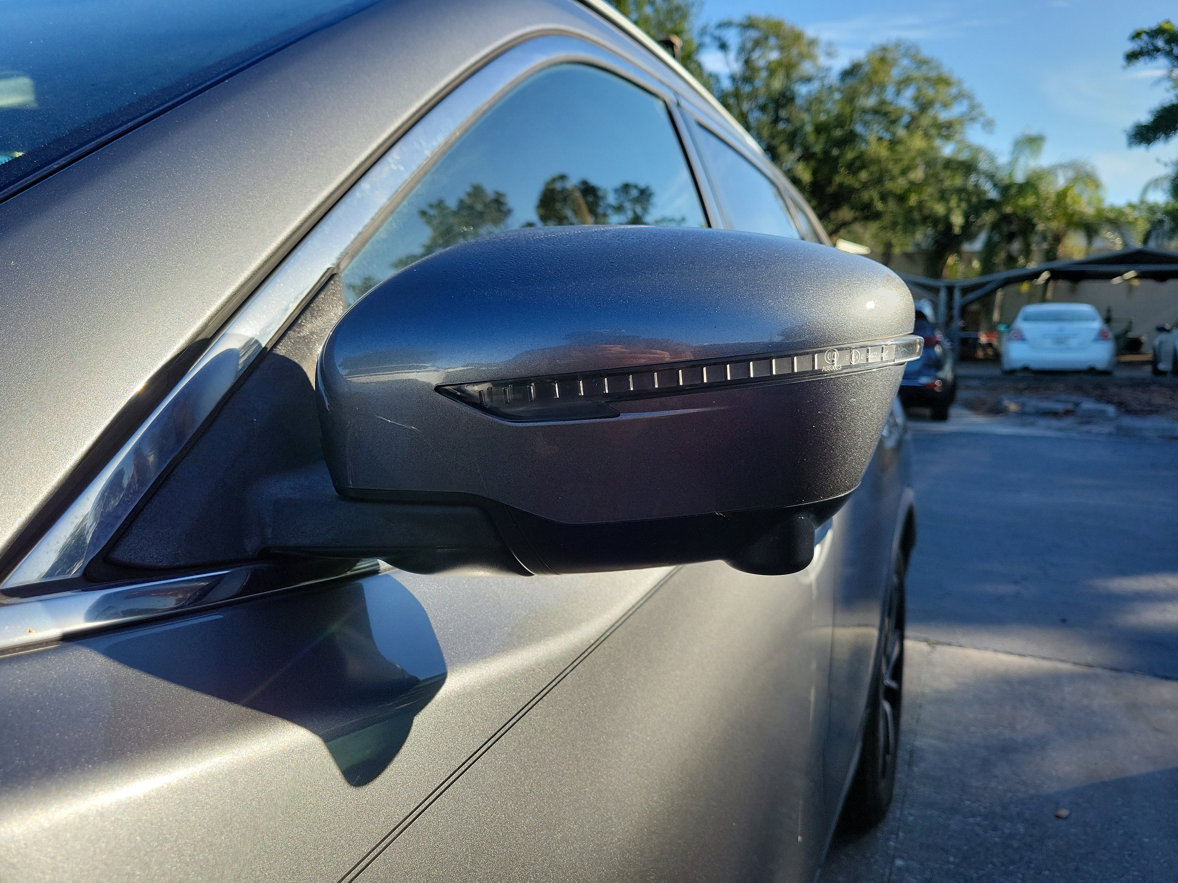 Used 2018 Nissan Rogue SL w/ Premium Package FWD image 4