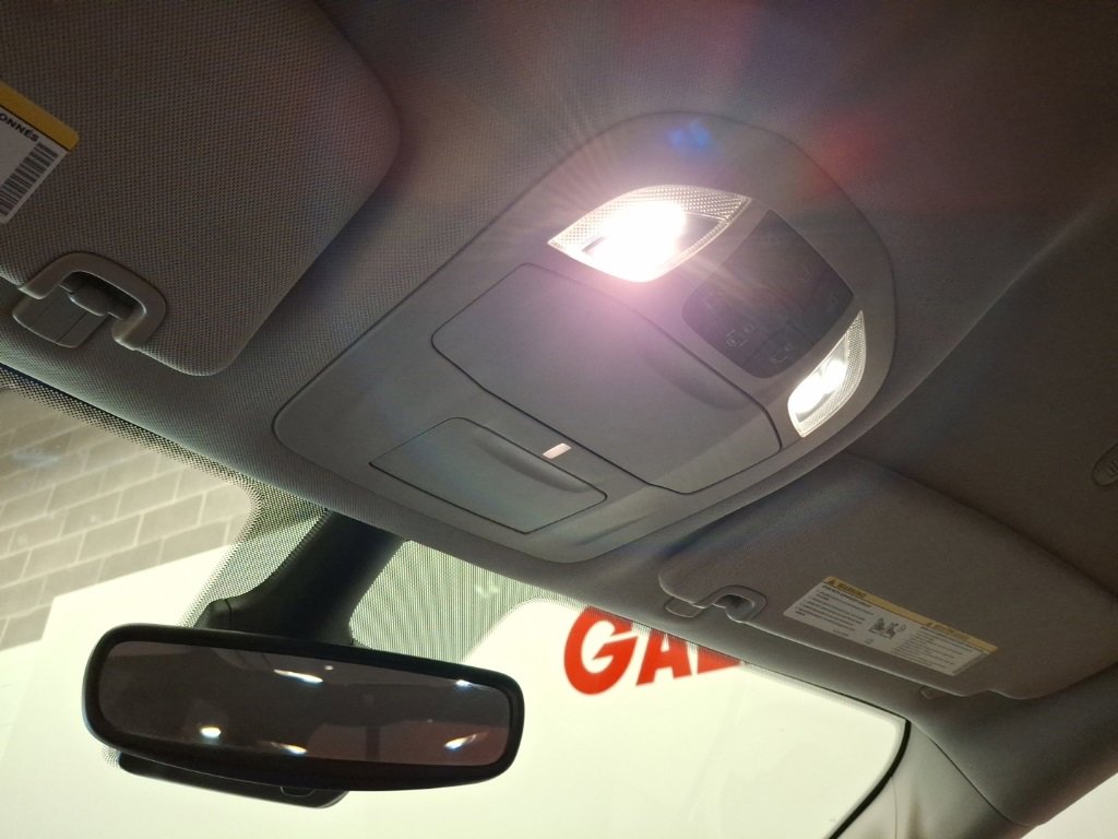 Used 2024 Chrysler Pacifica Touring-L image 26