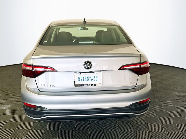 Used 2024 Volkswagen Jetta SE image 7