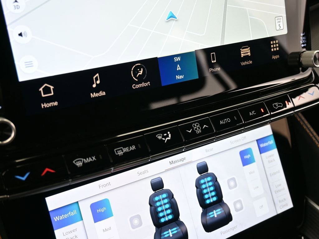 Used 2024 Jeep Grand Wagoneer Series III w/ Quick Order Packagew 28T image 35