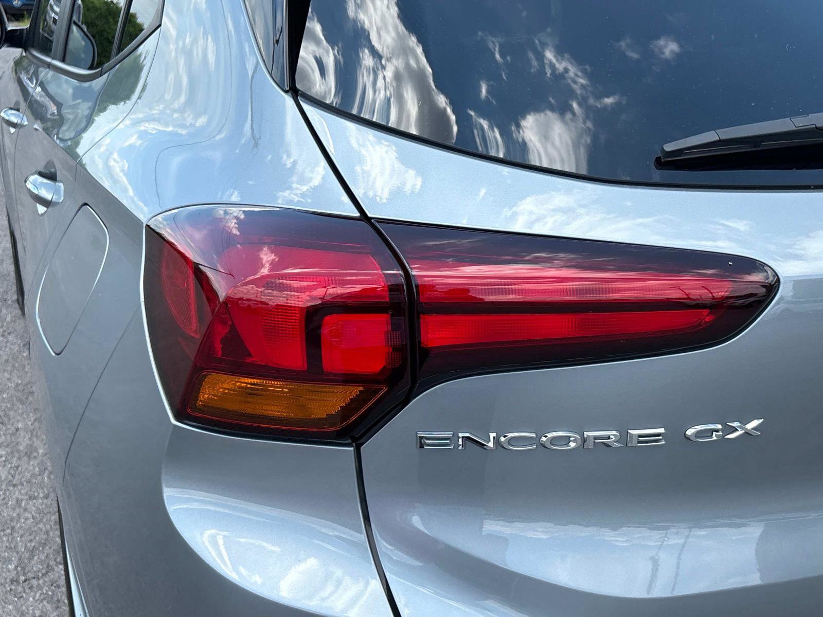 Used 2023 Buick Encore GX Select w/ Sport Touring Package image 15