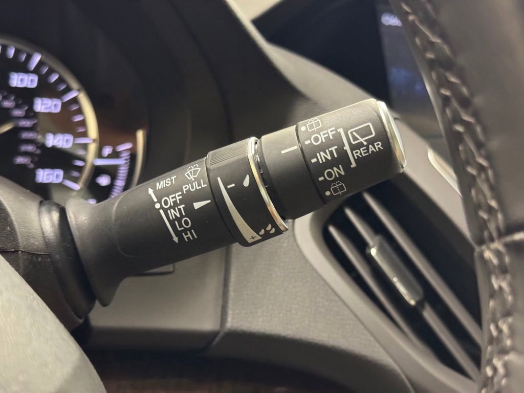 Used 2020 Acura MDX SH-AWD image 23