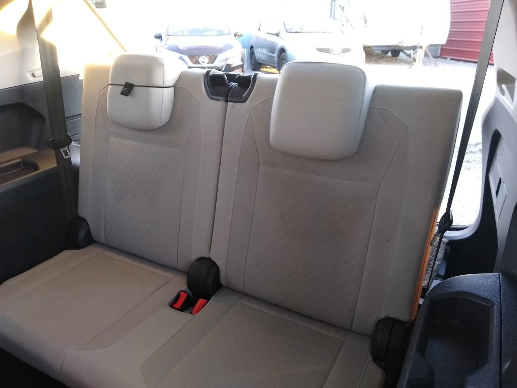 Used 2021 Volkswagen Tiguan S image 32