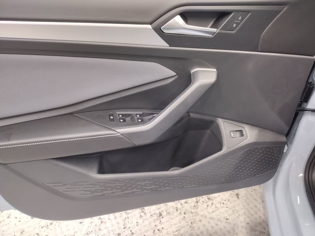 New 2026 Volkswagen Jetta SE FWD image 16