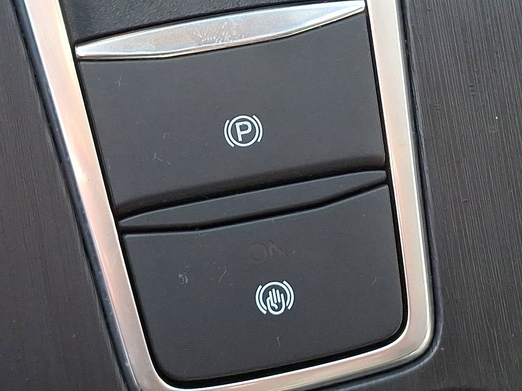 Used 2025 Ford Escape Platinum w/ Premium Technology Package image 26