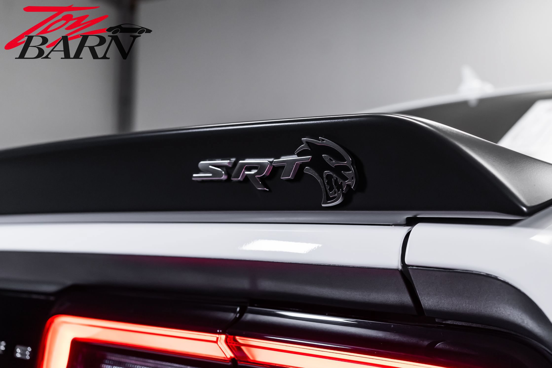 Used 2015 Dodge Challenger SRT Hellcat RWD image 12