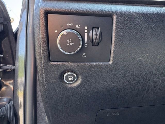 Used 2020 Jeep Grand Cherokee Overland AWD/4WD image 25