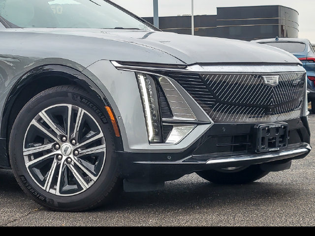 Certified 2024 Cadillac Lyriq Luxury AWD/4WD image 3