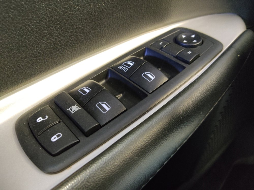 Used 2018 Dodge Journey SE image 27