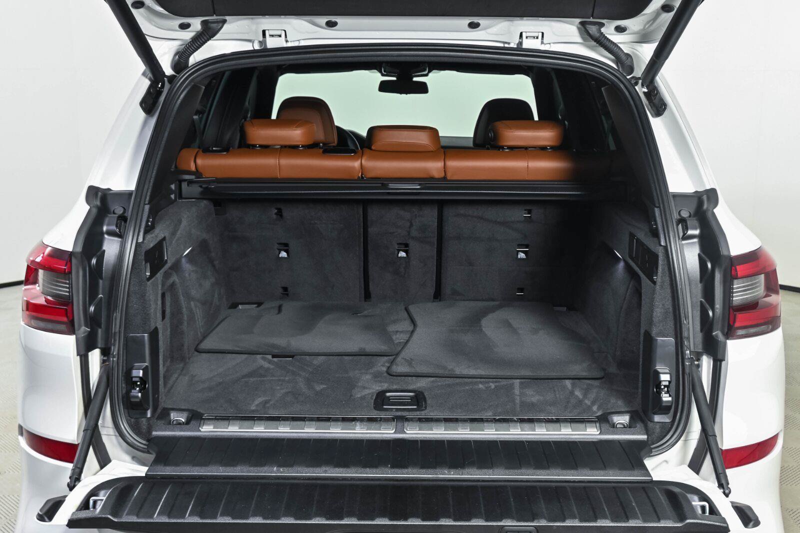 Used 2022 BMW X5 xDrive45e w/ M Sport Package AWD/4WD image 29