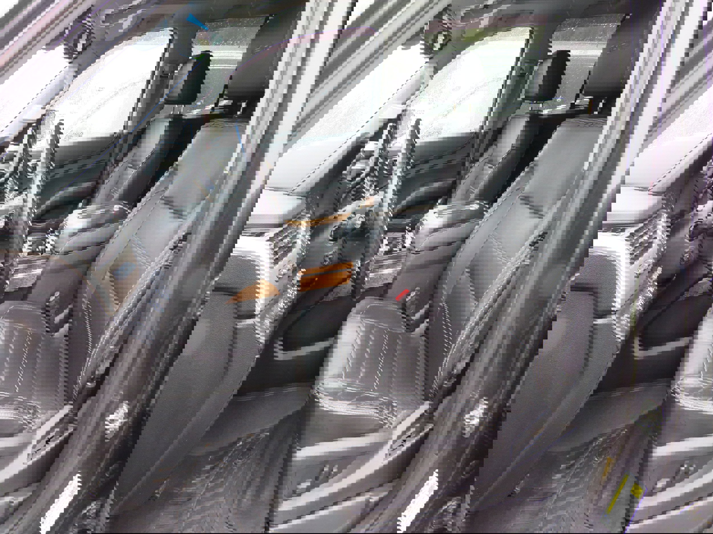 Used 2015 GMC Yukon Denali w/ Premium Package image 7