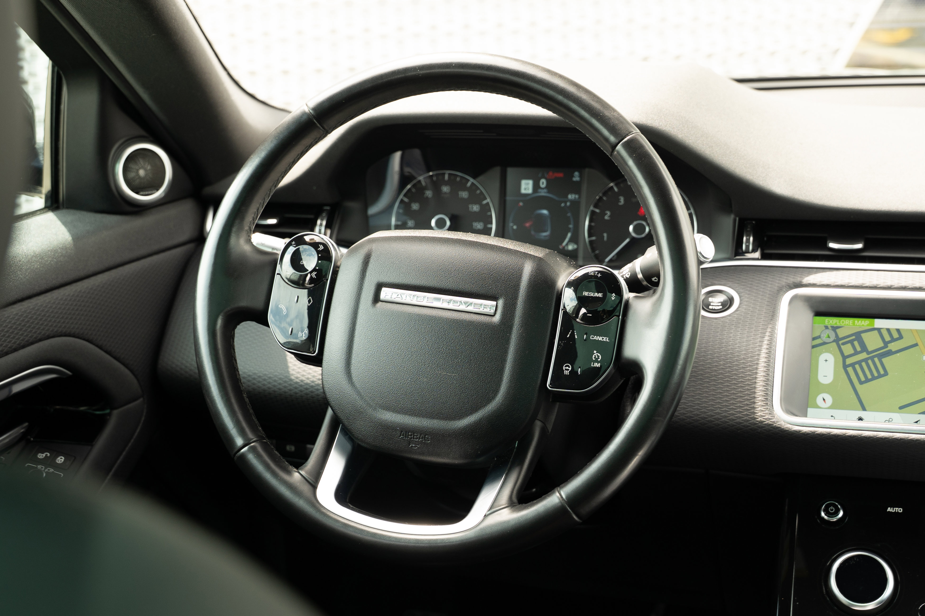 Used 2020 Land Rover Range Rover Evoque S image 9