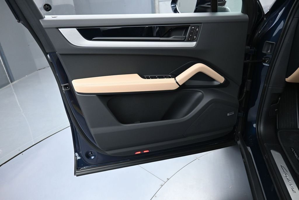 New 2026 Porsche Cayenne AWD/4WD image 15